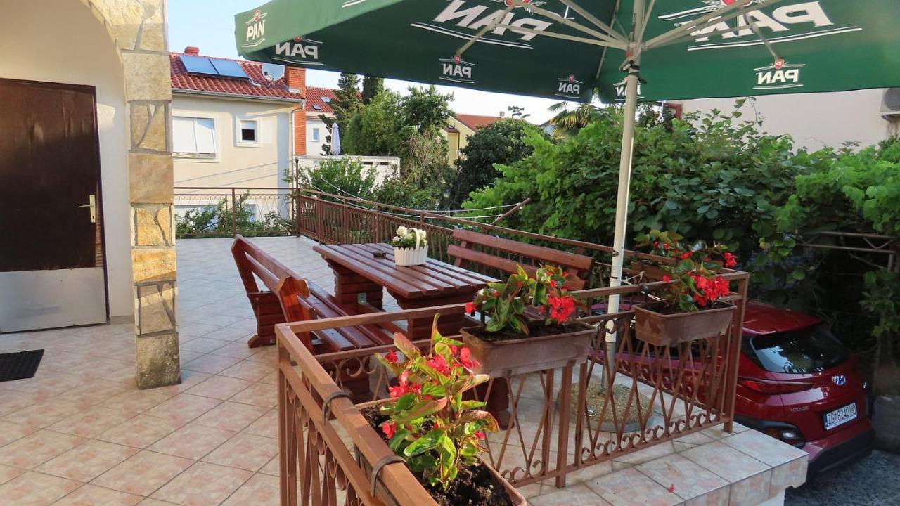 Apartments Kamelija Malinska Exterior foto