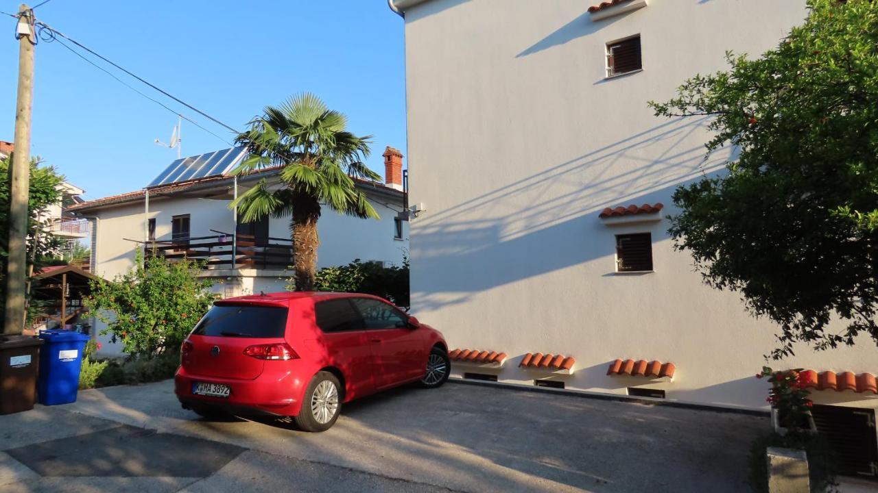 Apartments Kamelija Malinska Exterior foto